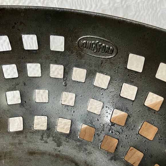 Kingsford Outdoor Grill Non-Stick Perforated Grill 11" diameter 3" deep Used - Picture 2 of 6